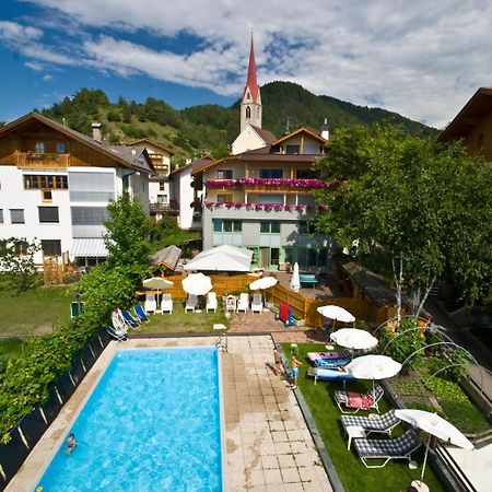 Gasthof Teiser Stern Фунес Екстер'єр фото