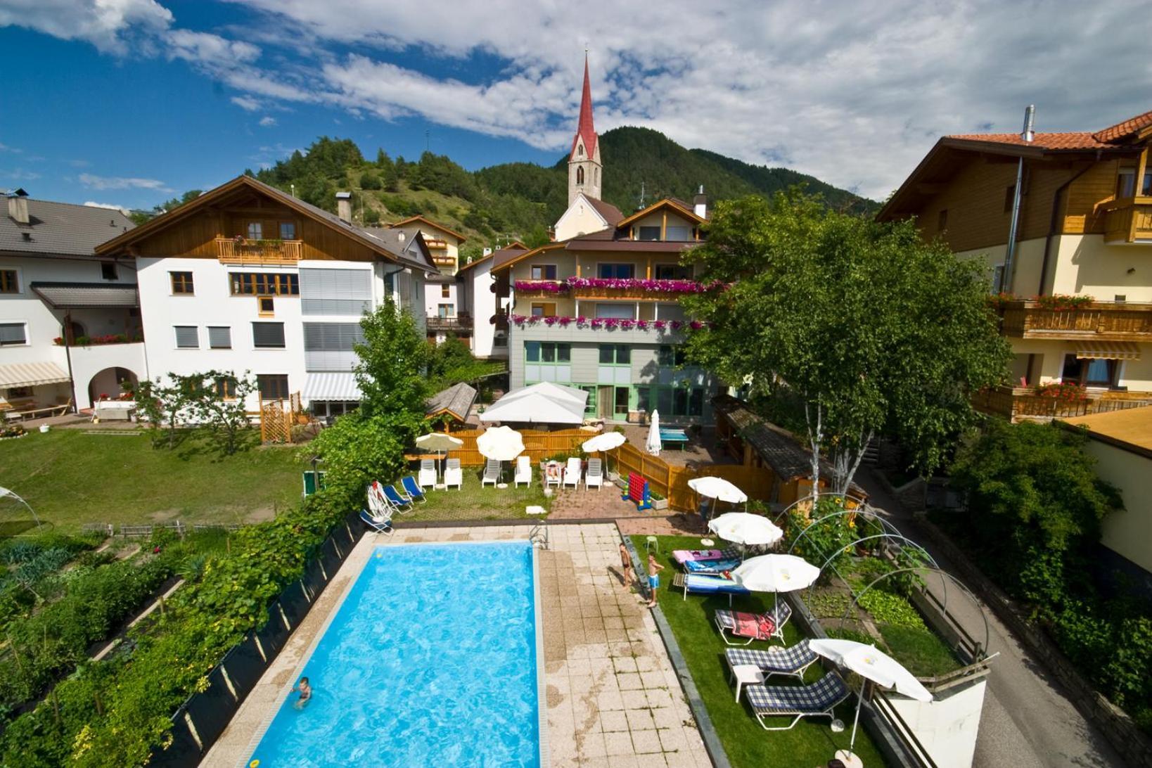 Gasthof Teiser Stern Фунес Екстер'єр фото