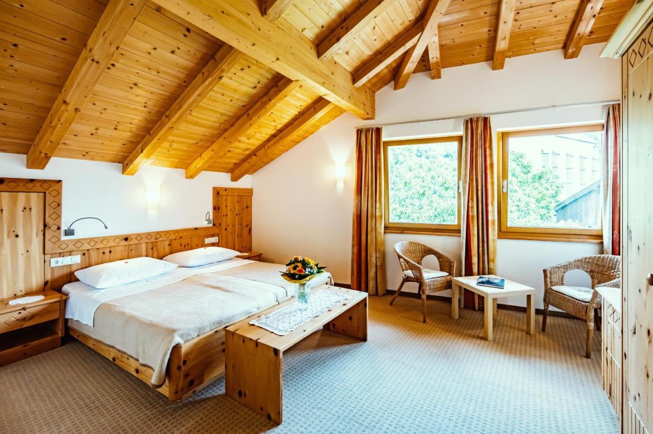 Gasthof Teiser Stern Фунес Екстер'єр фото